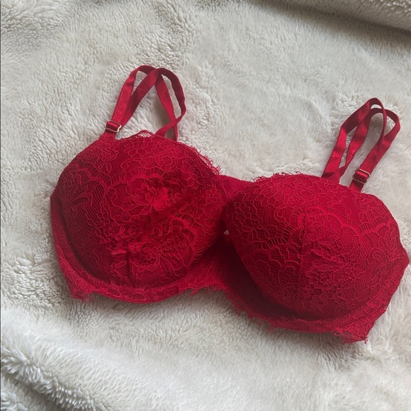 Victoria’s Secret Dream Angels Lace Demi Bra – Size 32D | Lightly Lined | Red - Picture 5 of 8